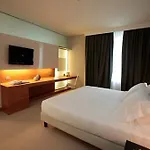 Cosmopolitan Hotel 4*