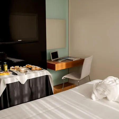 Cosmopolitan Hotel 4*