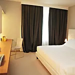Hotel Cosmopolitan 4*