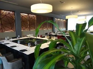 Cosmopolitan ホテル