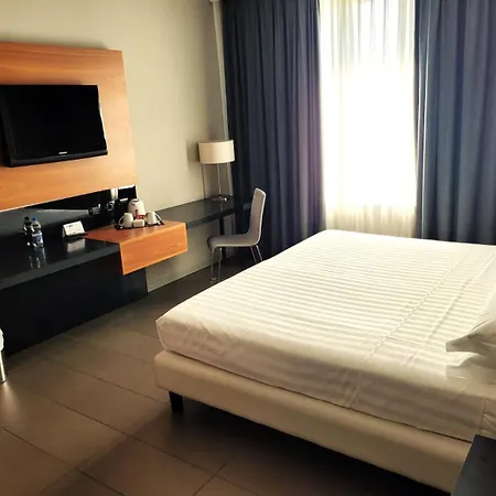 Cosmopolitan 4* Civitanova Marche