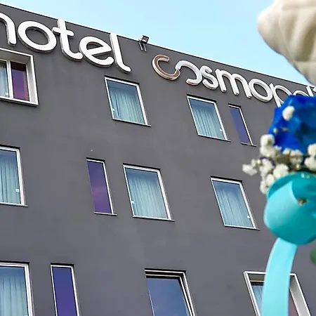 Cosmopolitan ホテル 4*