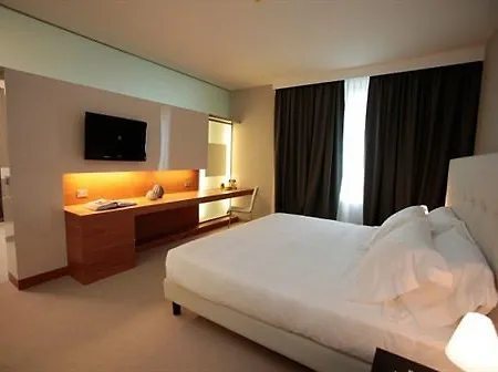 Cosmopolitan ホテル 4*