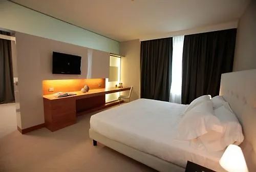 Cosmopolitan Hotel 4*